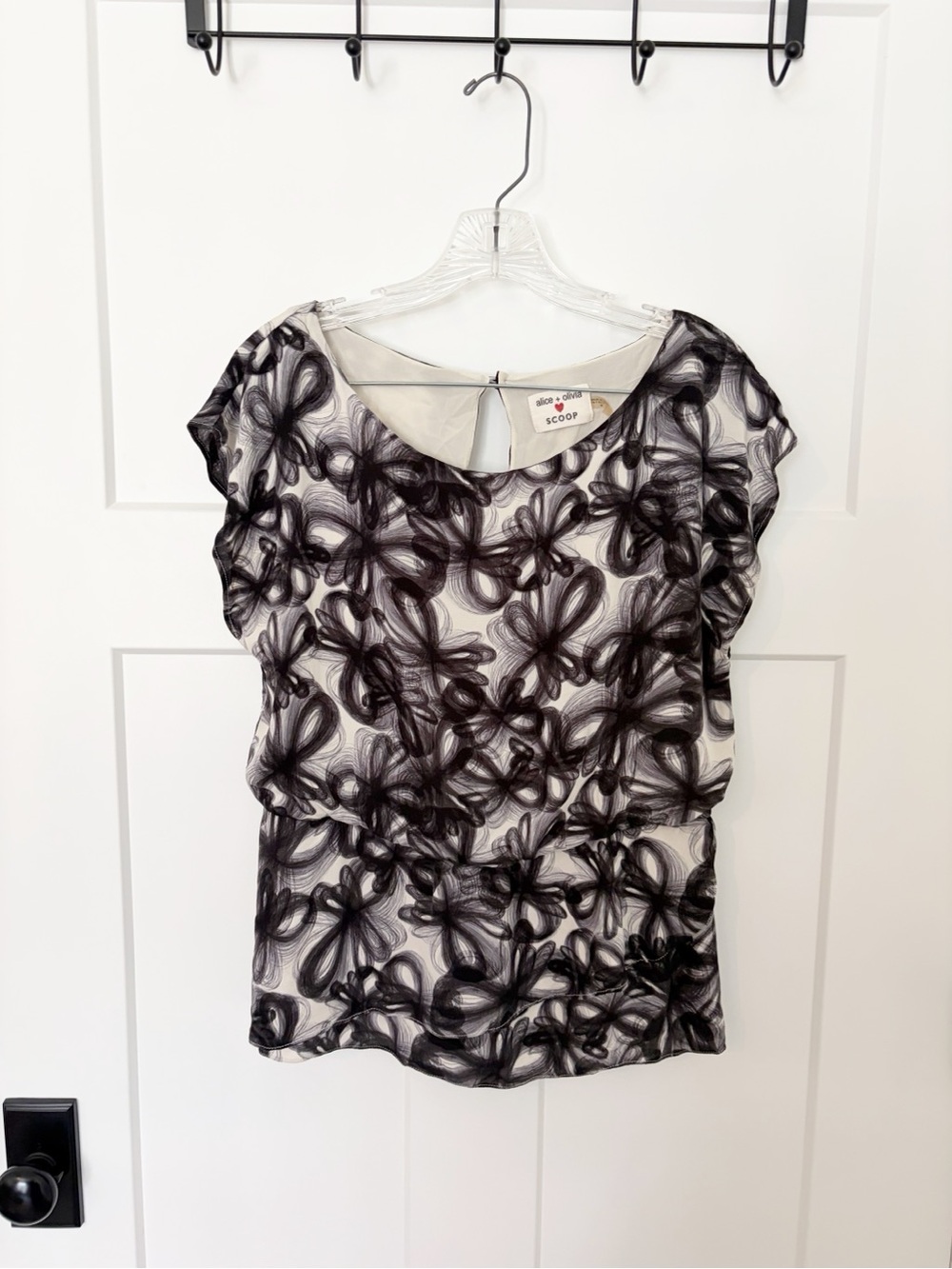 Alice + Olivia scoop Blouse in Black & White size medium